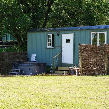 The Laburnum Retreat Shepherd Hut Private Hot Tub Upper Hulme Екстер'єр фото