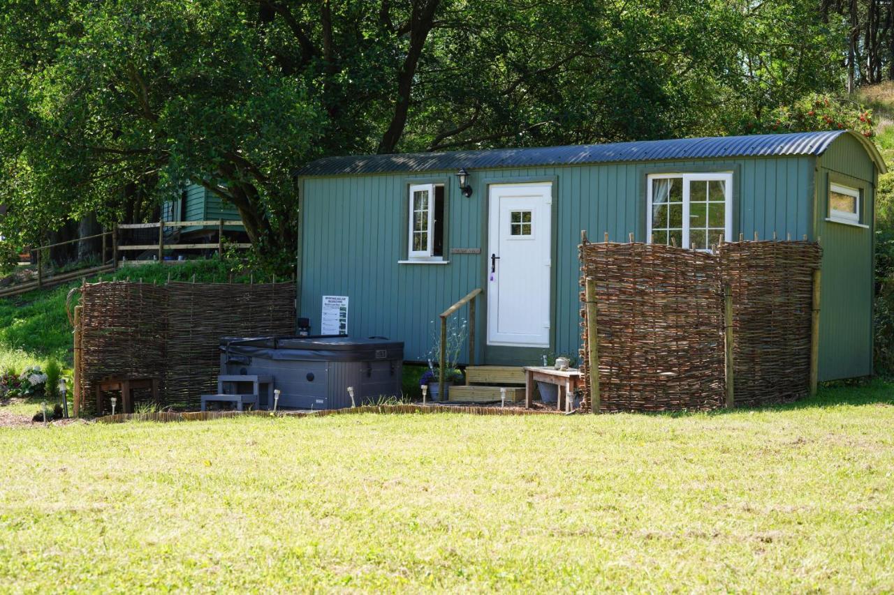 The Laburnum Retreat Shepherd Hut Private Hot Tub Upper Hulme Екстер'єр фото