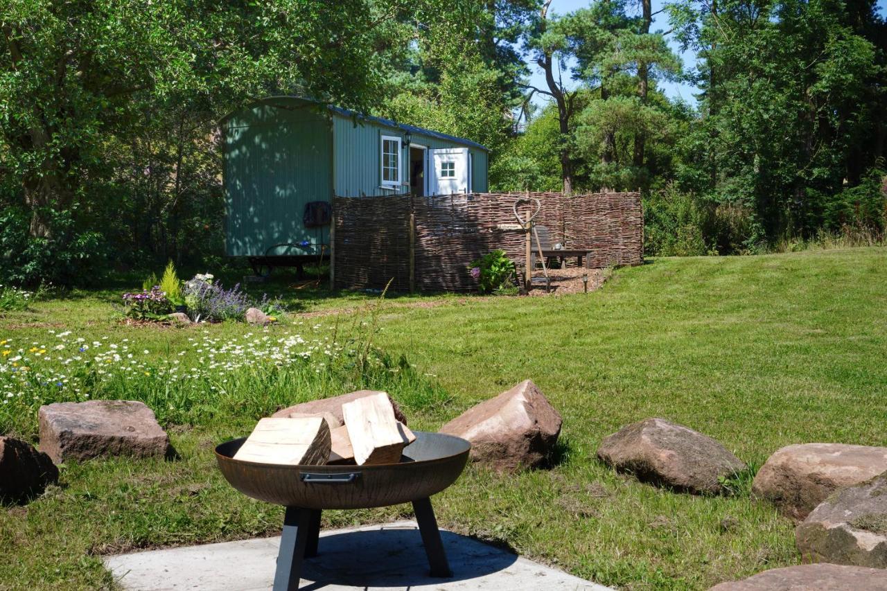 The Laburnum Retreat Shepherd Hut Private Hot Tub Upper Hulme Екстер'єр фото